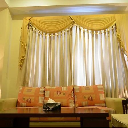 Hotel Multan Continental Zewnętrze zdjęcie