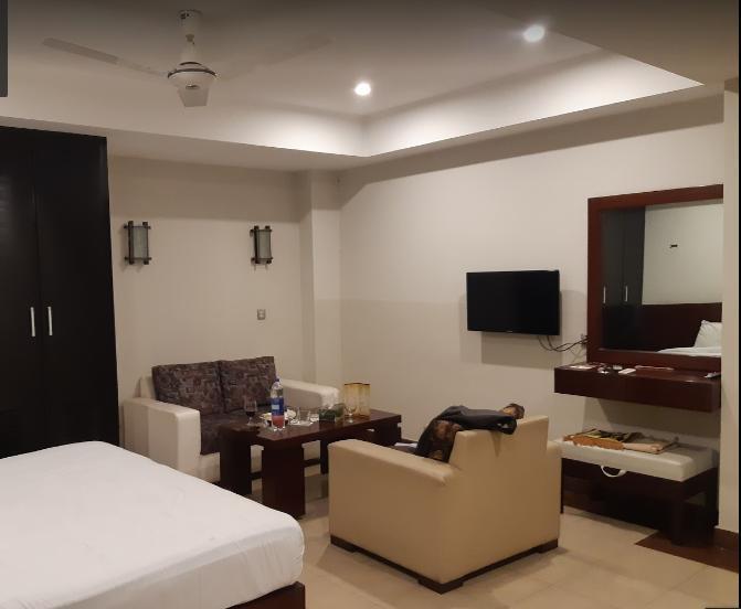 Hotel Multan Continental Zewnętrze zdjęcie